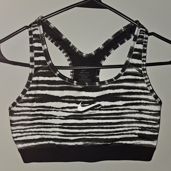 Nike Dry Fit‎ Racerback Sports Bra Black & White Tiger Stripe Size Medium - Picture 1 of 6